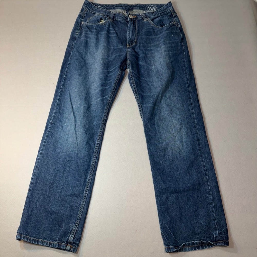 Tommy Bahama Jeans Mens 36x32 Standard Fit Medium Wash Blue Denim
